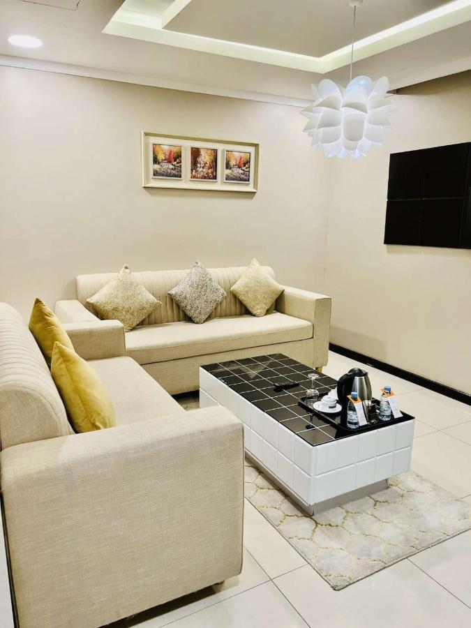 اصاله الشروق للأجنحه الفندقيه Al Khobar Esterno foto