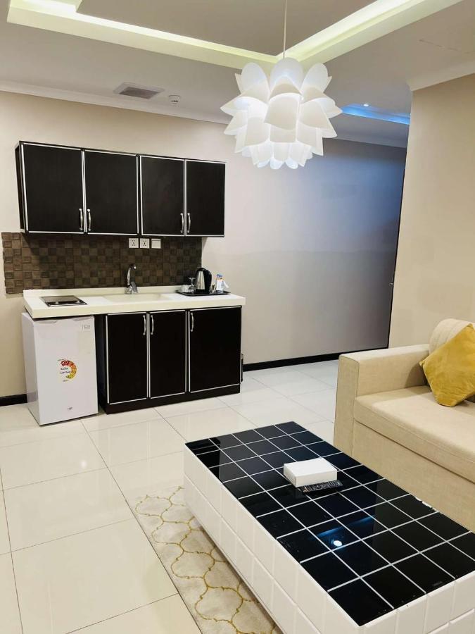 اصاله الشروق للأجنحه الفندقيه Al Khobar Esterno foto
