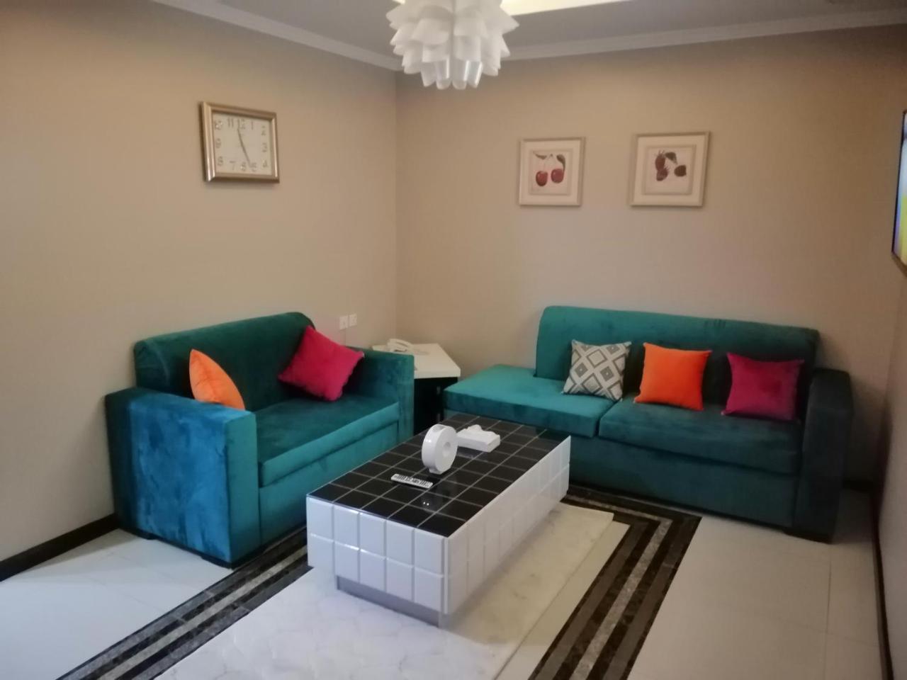 اصاله الشروق للأجنحه الفندقيه Al Khobar Esterno foto