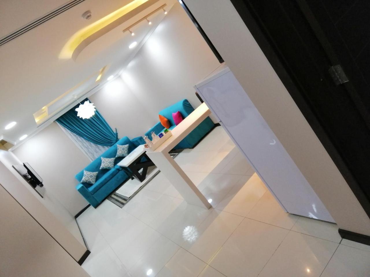 اصاله الشروق للأجنحه الفندقيه Al Khobar Esterno foto