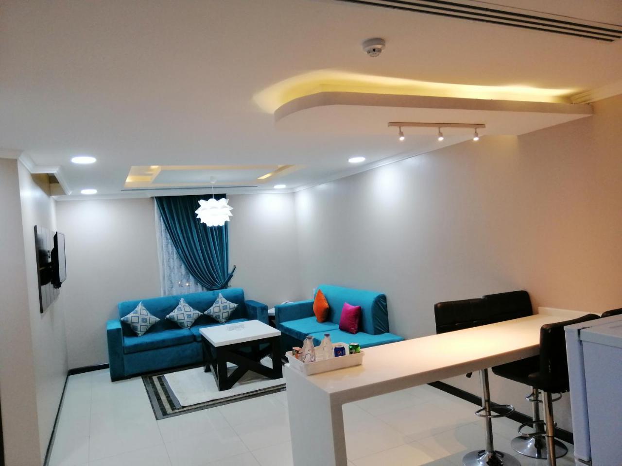 اصاله الشروق للأجنحه الفندقيه Al Khobar Esterno foto