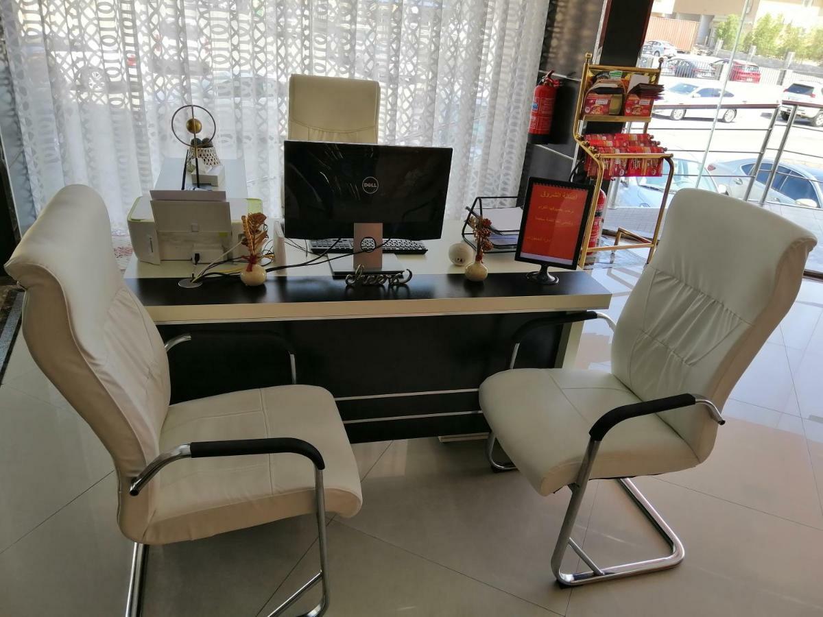 اصاله الشروق للأجنحه الفندقيه Al Khobar Esterno foto